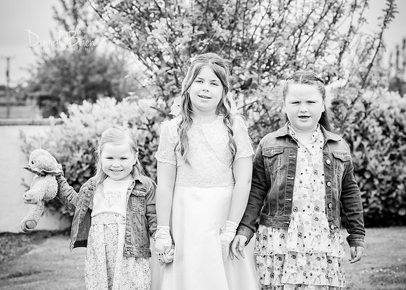 Clodagh Communion 9427100