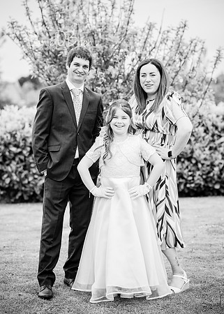 Clodagh Communion 9341072
