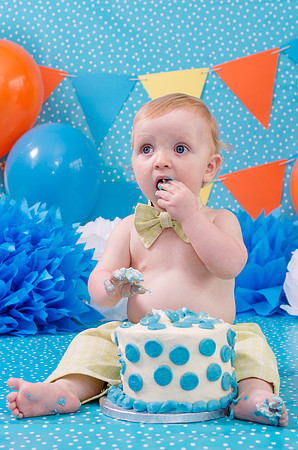 baby-boy-eating-his-cake