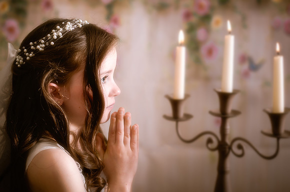 communion-girl-praying