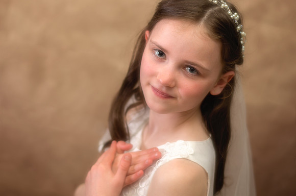 Communion-Girl-Crossing-Her-Hands