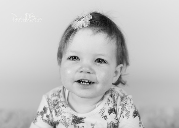 Angela 7455008