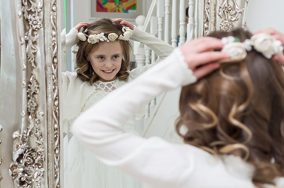 communion-girl-looking-in-the-mirror