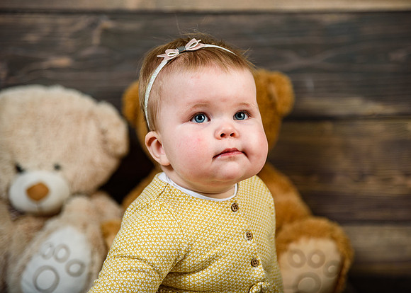 Baby-with-headband