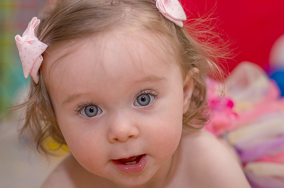 cute-baby-with-pink-hair-tie