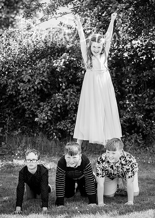 Fiona Kelly Communion 6347170