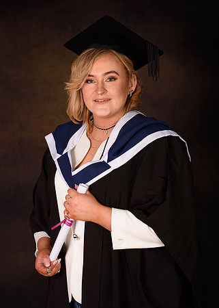 Sarah 8869024